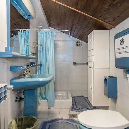 度假居 Cozy In Viskovo With Wifi